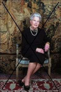 PHOTO DE LA COMTESSE DE PARIS 2001 - Picture 1 of 1