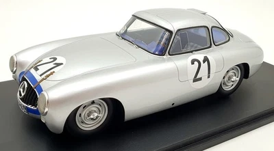 Spark 1/18 Scale 18LM52 - Mercedes-Benz 300 SL #21 Le Mans Winner 1952 - Image 1 of 4