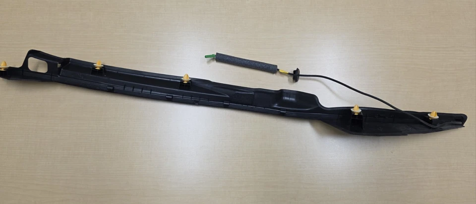 Land Rover Range Rover 2013-2022 puerta levadiza moldura lateral con sensor LR139427  Foto 1 de 4