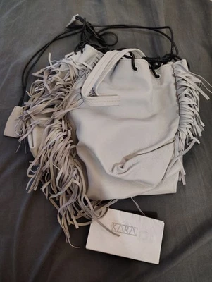 Bandolera con flecos gris Kara Foto 1 de 2