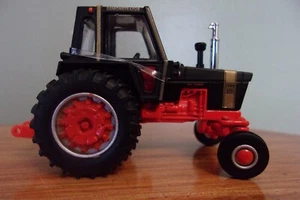 1/64 BLACK KNIGHT 970 AGRI KING TRACTOR ERTL PRESTIGE NEW CONDITION Diecast - Picture 1 of 4