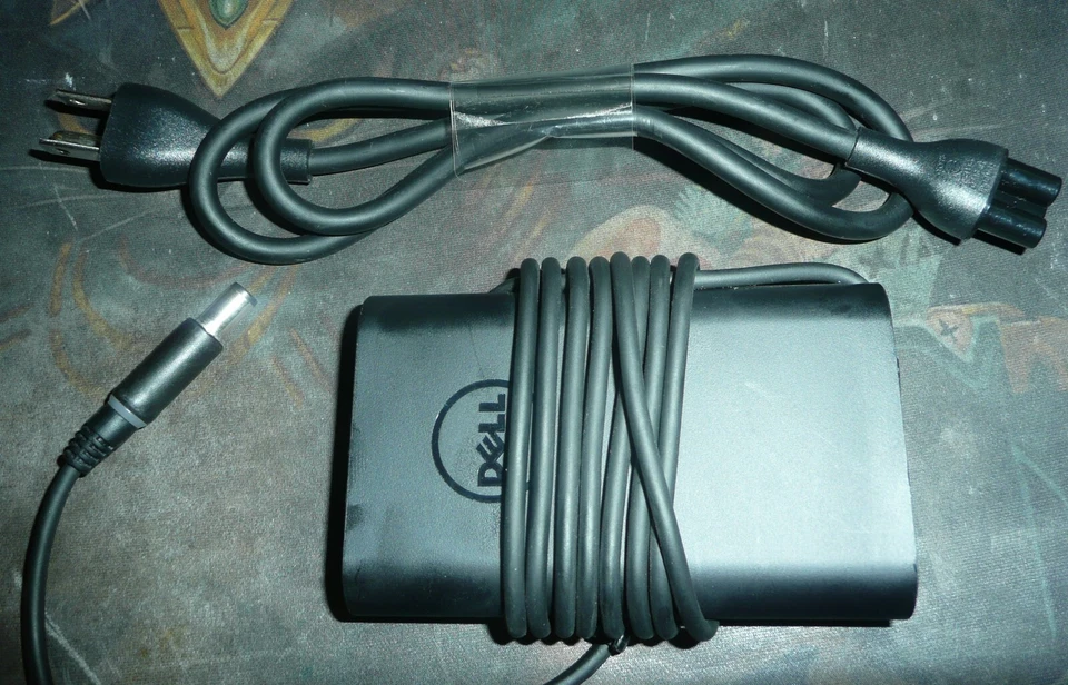 Genuine Dell AC Adapter 65W 6TFFF 19.5V 3.34A Laptop Charger - Large Barrel - Image 1 of 1