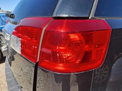 Conjunto de lanterna traseira direita usado serve: 2011 GMC Terrain quarto painel montado direito - Imagem 1 de 4