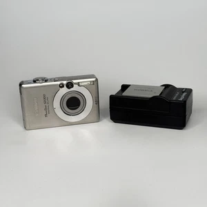 Canon Powershot SD300 4MP fotocamera digitale Elph zoom ottico 3X usato - Foto 1 di 6