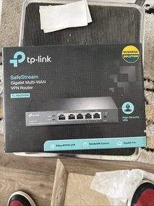 TP-Link TL-R600VPN SafeStream Wired Internet Gigabit Broadband VPN Router (G2) - Photo 1/3