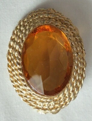 Vintage yellow metal amber glass brooch shawl pin made circa 1930s.  - Image 1 of 4
