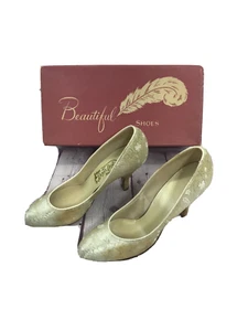 1950s Doris Deb Ladies High Heels Size 8.5 white Floral Threaded Pattern Vintage - Picture 1 of 11