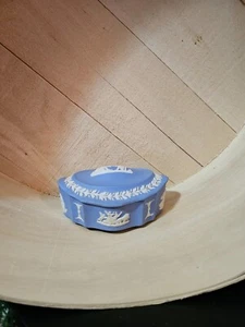 Wedgwood blau Jasperware Schmuck Schmuck Deckel Kuppel Kommode Box oval überbacken - Bild 1 von 7