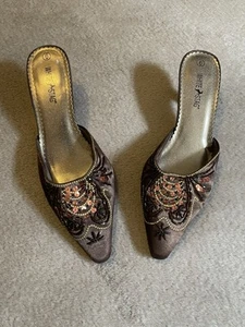 White Stag Brown Beaded Satin Pointed Toe Kitten Heel Boho 90s Haute Couture - Picture 1 of 6