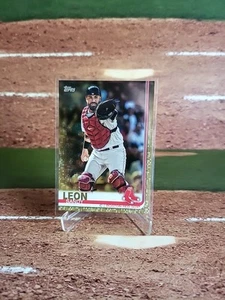 2019 Topps Gold Parallel#408/2019 - Sandy Leon #419 - Boston Red Sox - Picture 1 of 4