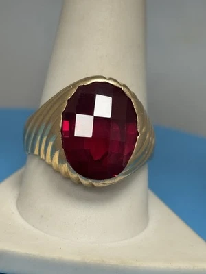 Vintage Men's 18k Yellow Gold Lab Grown Ruby Ring Size 10 - Image 1 of 4