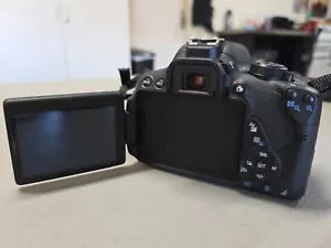 Canon EOS 700D 18MP Digital SLR Camera w/ EFS 18-55mm Lens - Picture 1 of 5