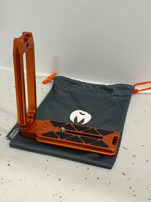 3 Legged Thing QR11-FBC Universal Full-Size L-Bracket (Copper Orange) RRP $103 - Image 1 of 4