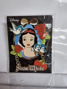 Japan Snow White And Birds Dangle Jumbo Disney Pin (C3) - Picture 1 of 2