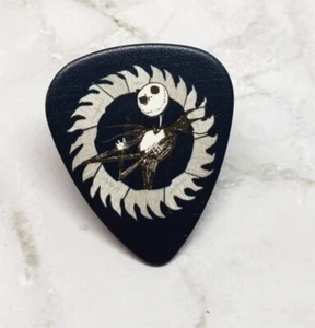 Jack Skellington Nightmare Before Christmas Gitarren-Plektrum Anstecknadel oder Krawattennadel - Bild 1 von 3