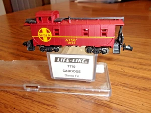 Life-Like a 7710 N-scale Santa Fe Caboose w/Offset Cupola #1943 - Picture 1 of 2