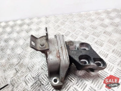 MERCEDES A CLASS W176 2013 1.5 CDI ENGINE MOUNT SUPPORT BRACKET LEFT SIDE - Image 1 of 4