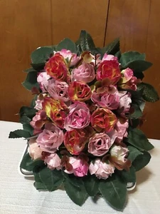 artificial flowers arrangemet - Picture 1 of 3