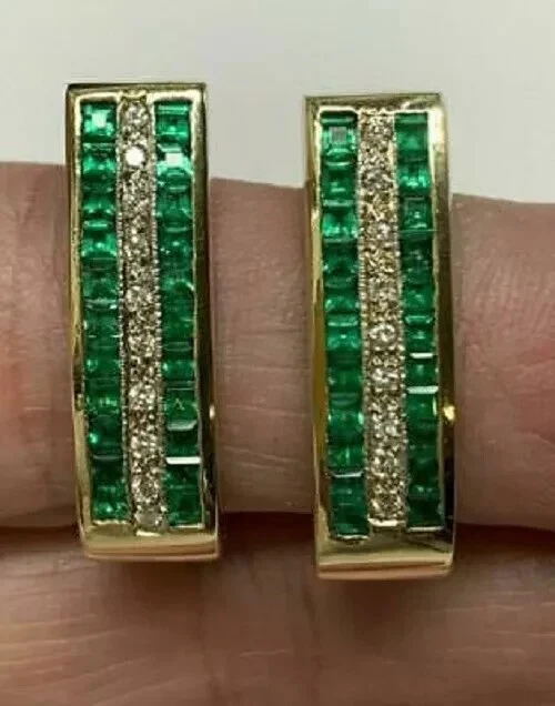 Серьги-кольца из 14-каратного желтого золота с лабораторным изумрудом огранки принцессы 2 карата - Изображение 1 из 4