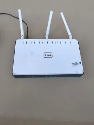 D-Link  DIR-655 B1 300 Mbps 4-Port Gigabit Wireless N Router w/ Power Cord - Image 1 of 2