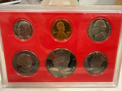 1980 S Proof Set US Mint, 6 Coins, Susan B. Anthony Dollar Type 1 - Image 1 of 2