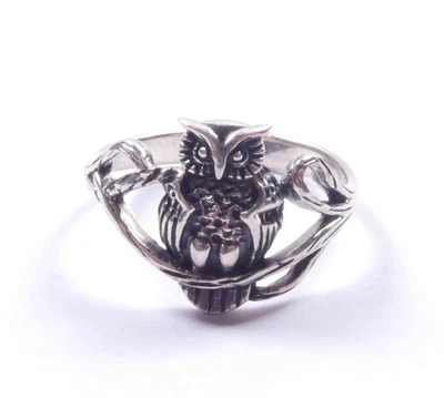 Anillo de búho sentado en rama plata de ley 925 2,2 g Reino Unido talla K 1/2 Foto 1 de 4