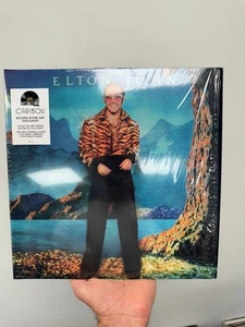 Elton John : Caribou (Vinyl) Near Mint - Small Marks to Cover - Picture 1 of 5
