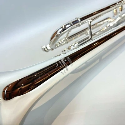 Trompeta YAMAHA YTR-8335LAS plateada diámetro ML bien mantenida usada con est... - Imagen 1 de 4