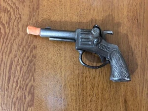 VINTAGE SILVER STEVENS ECHO CAST METAL 4.5” TOY CAP GUN MADE IN USA - Picture 1 of 9