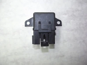 86-89 CORVETTE C4 STARTER INTERUPT THEFT DETERRENT RELAY 14093107 - Imagen 1 de 3