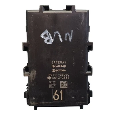 Modulo comando gateway ibrido Toyota Prius MK4 2019 89111-33090 - Immagine 1 di 4