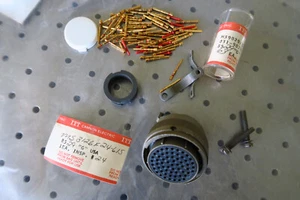 ITT CANNON BENDIX MS3126F24-61S CONNECTOR w/CONTACT SET NOS NEW 8520 G MIL SPEC - Picture 1 of 5