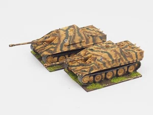 1/72 WW2 GERMAN JADGPANTHER X 2. PAINTED. BLUE 250 - Picture 1 of 4