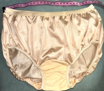 Bragas de nailon Olga vintage de moda #892 talla 4 pequeñas de nailon beige desnudo Foto 1 de 4