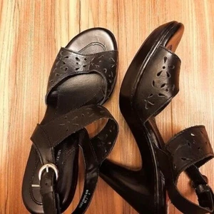 NUOVO! BOC Born Concept sandalo con tacco a spillo plateau pelle nero taglia 7 - Foto 1 di 4