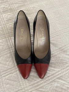 Vintage Chanel Two-Tone Black and Red Leather Heels - Made in Italy - Picture 1 of 11