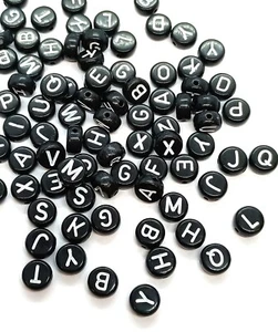 500 piezas 7mm negro plano redondo letras acrílico alfabetos cuentas - Imagen 1 de 3