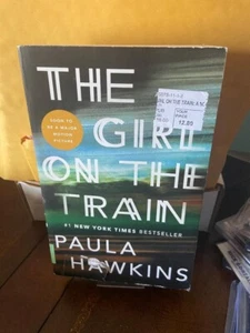 The Girl on the Train by Paula HAWKINS PAPERBACK NY TIMES BESTSELLER - Picture 1 of 3