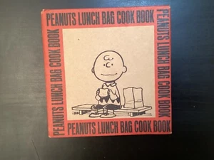 1970 Peanuts Lunch Bag Cook Book Hardbound With Dust Jacket - Picture 1 of 24