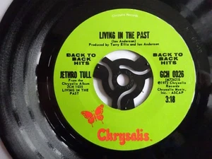 JETHRO TULL - LIVING IN THE PAST 1985 7" VINYL SINGLE. GCH 0026. - Picture 1 of 2