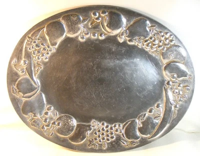 WILTON HEAVY 7 LB 9.5 OZ OVAL ARMETALE 19-7/8" X 16" SERVING TRAY - Image 1 of 4