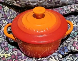 Le Creuset Petite Mini Round Casserole Cocotte Lidded Dish Flame Orange 10-45 - Picture 1 of 9
