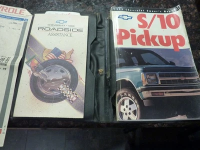1992 Chevrolet S10 Pickup BOOK/Owner's Manual WITH ORIGINAL WINDOW STICKER - Imagem 1 de 3