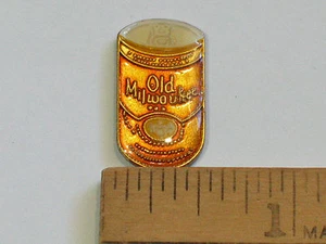Old Milwaukee Beer Vintage  Lapel Pin - Picture 1 of 3
