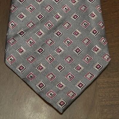 Corbata para el cuello Tasso Ella gris rosa hecha a mano 100 % seda para hombre hecha en China Foto 1 de 4