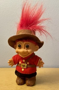 Vintage Russ Troll Puppe königliche kanadische montierte Polizei 6"" rote Haare - Bild 1 von 11