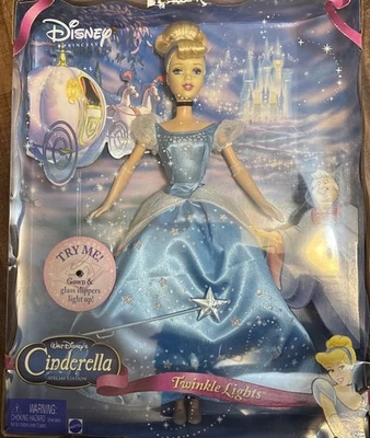 Muñeca Cenicienta Disney Princess Twinkle Lights 2004 Mattel NUEVA Foto 1 de 4