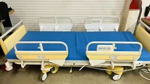Satz 5 x Elektrisches Krankenbett Stiegelmeyer Vitano mit Matratze , NEUE AKKU - Bild 1 von 9