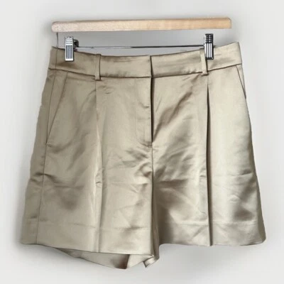 J. Pantalones cortos plisados de satén dorados Crew Foto 1 de 4