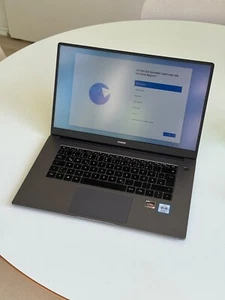 Huawei Matebook D 15 - 256 Go SSD & 8 Go RAM - emballage d'origine et alimentation - très bon état - Photo 1/6